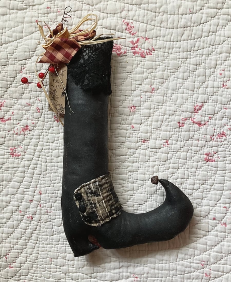 Primitive Witch’s Boot