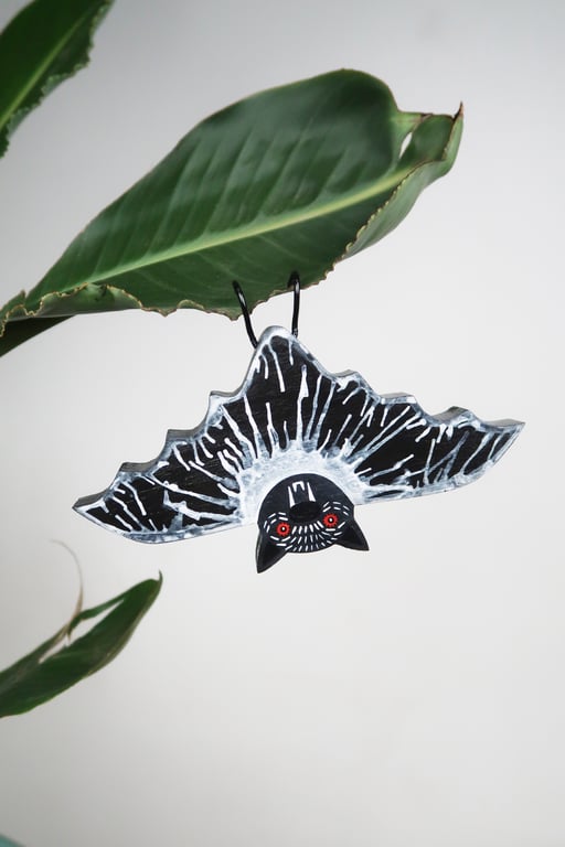 Hanging bat plant decoration, spooky, creepy cute halloween bat decor.