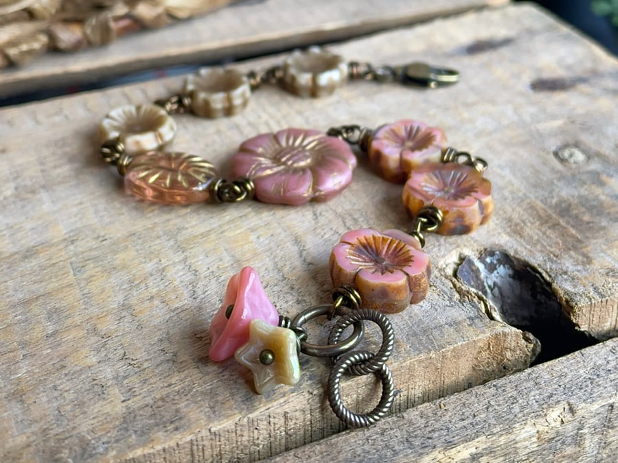 Czech Glass Flower Bracelet. Pink & Cream Floral Jewellery. Vintage Boho Style