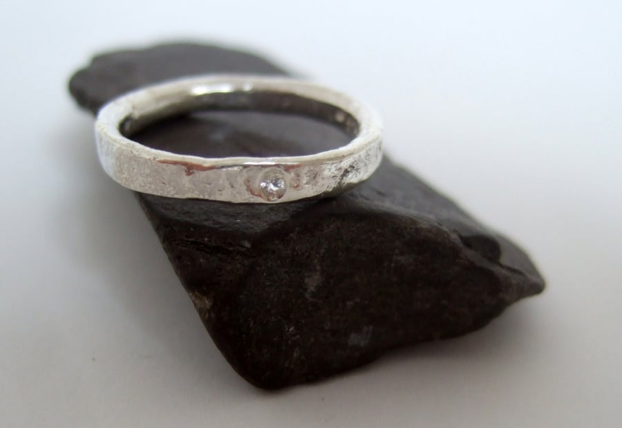 White topaz reticulated ring