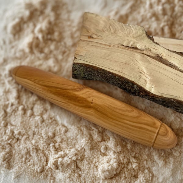 Rolling pin - french style (approx size 30cm and 5cm at widest)