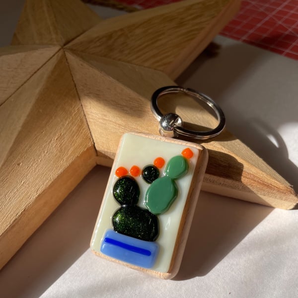 Glass cactus keyring 