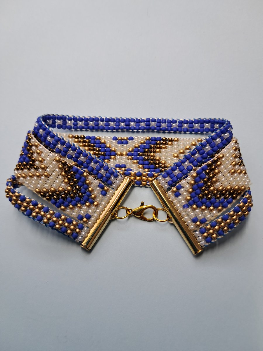 Glass Blue Gold and Pearl beaded bracelet