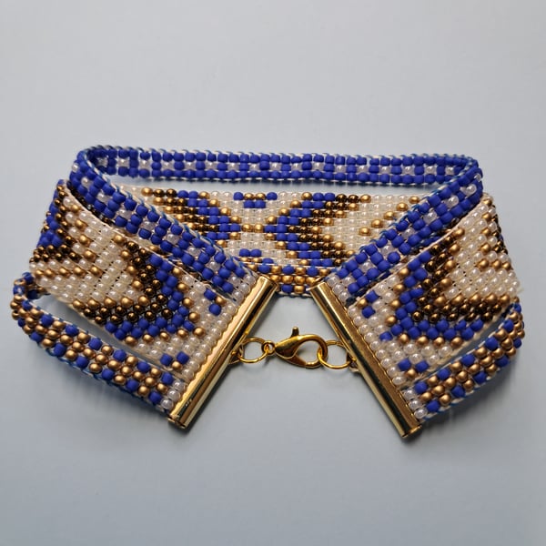 Glass Blue Gold and Pearl beaded bracelet