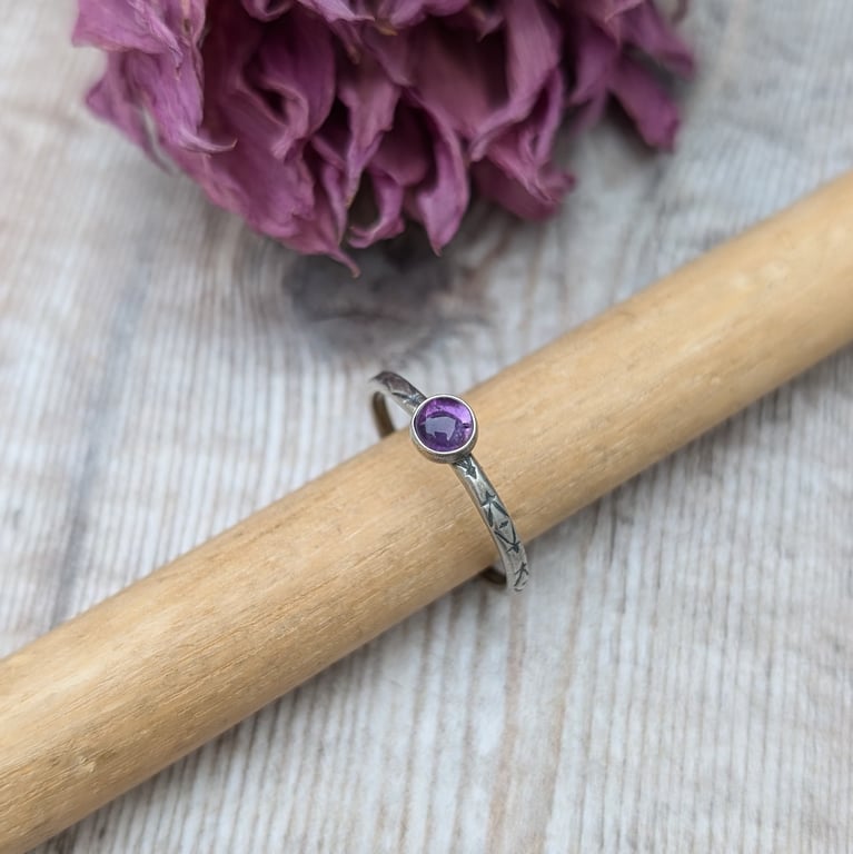 Sterling Silver Amethyst  'Twilight' Patterned Stacking Ring - JBJ9008