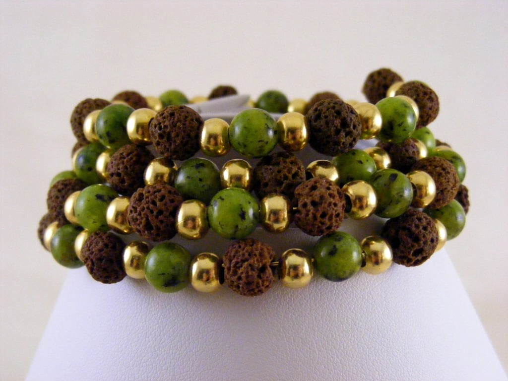 Green Dalmation Jasper and Lava Bead Memory Bracelet.