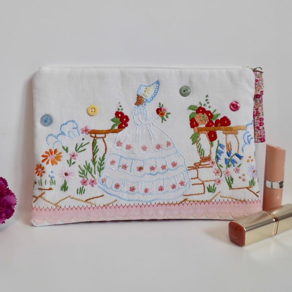 Make up bag reclaimed vintage embroidery large size 