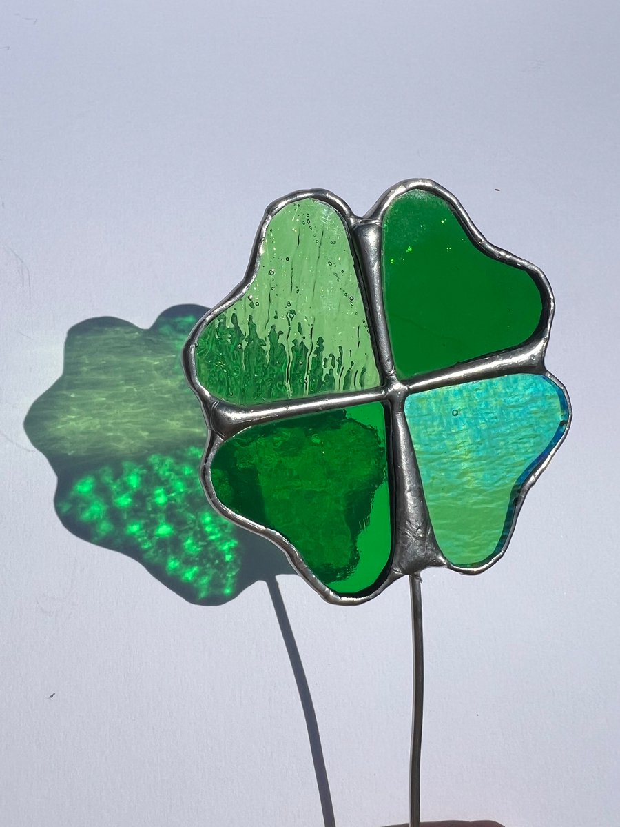 Stained glass 4-leaf clover - lucky clover for exams or graduation