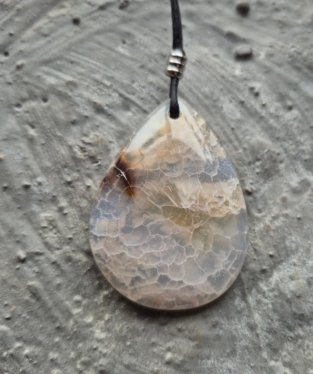 White and Black Dragon Vein Agate Teardrop Pendant