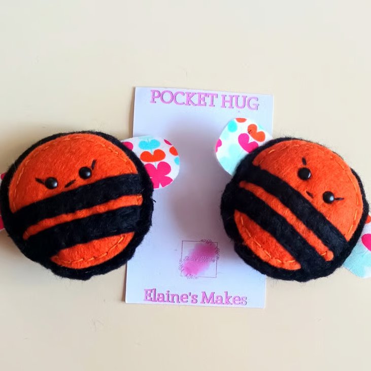 'Bumble Bee' pocket hug & pocket hug card hand sewn in wool blend felt (orange)