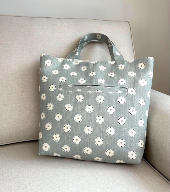 Soft Blue Patterned Tote Bag with Front Pocket, Stylish Everyday Fabric Bag
