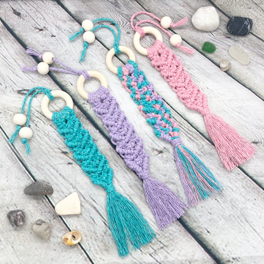 Macrame Bookmark - Handmade macrame bookmark