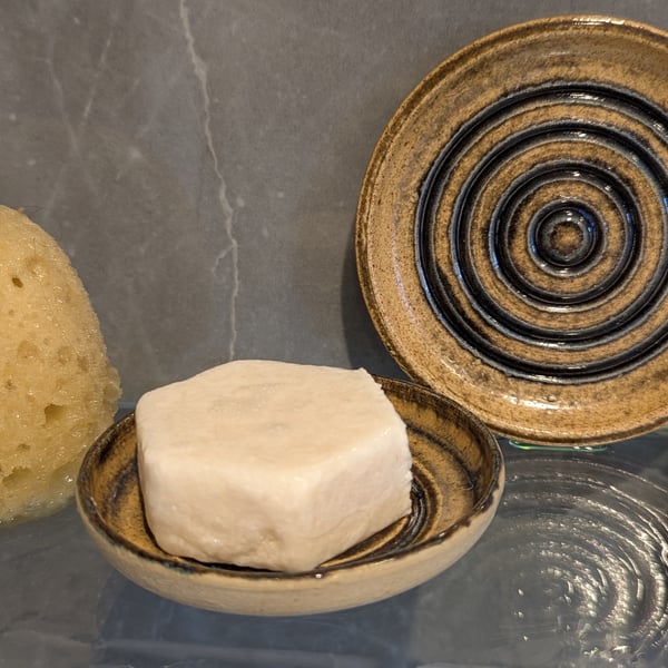 Stoneware circle soap dish