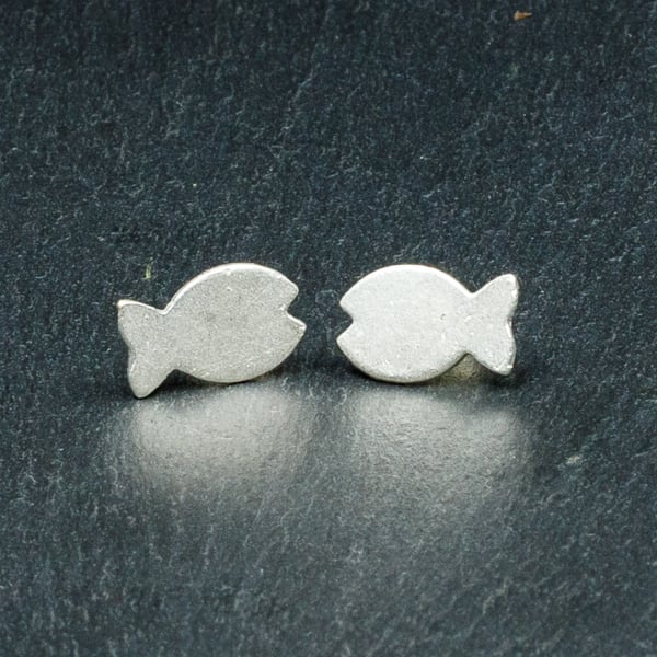Fish Stud Earrings (SSS17)