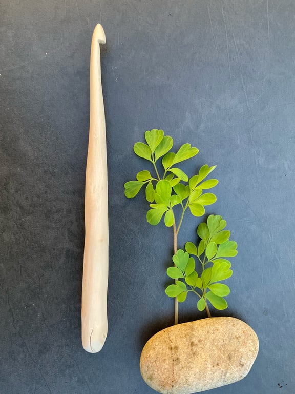 Hand-carved Crocet Hook, 6.5mm