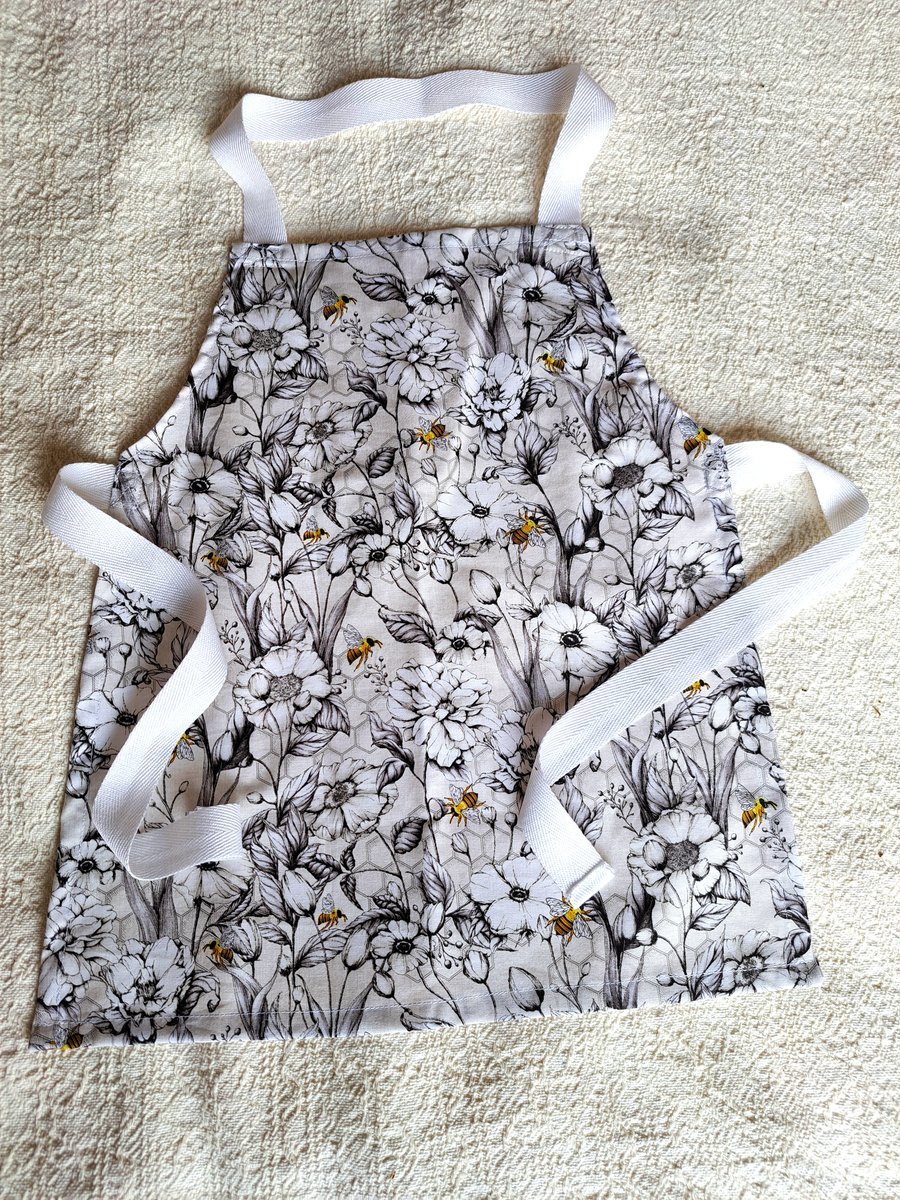 Bee, Apron, age 2-6 years, hand made
