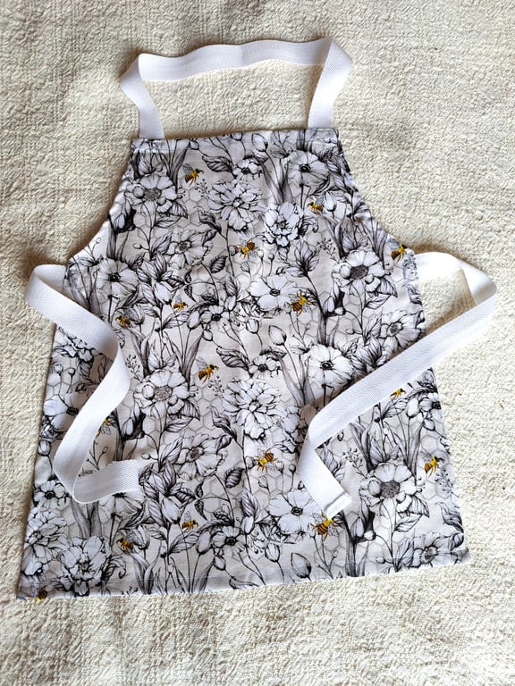 Bee, Apron, age 2-6 years, hand made