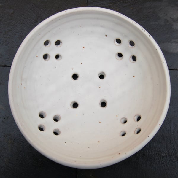 White ceramic berry bowl or drainer