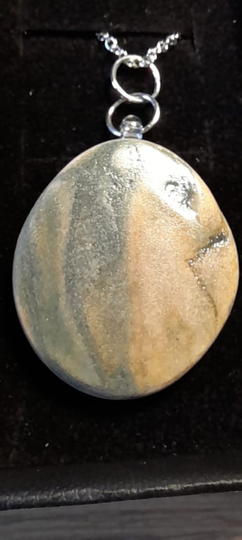 The skiffing Stone