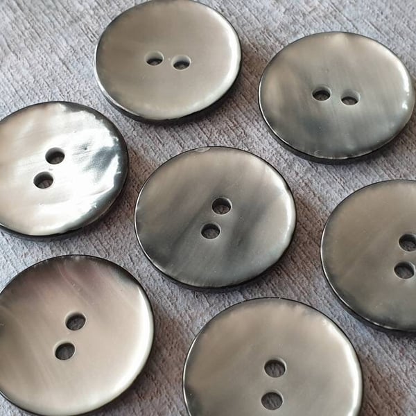 20.3mm 32L Grey Smoke Buttons