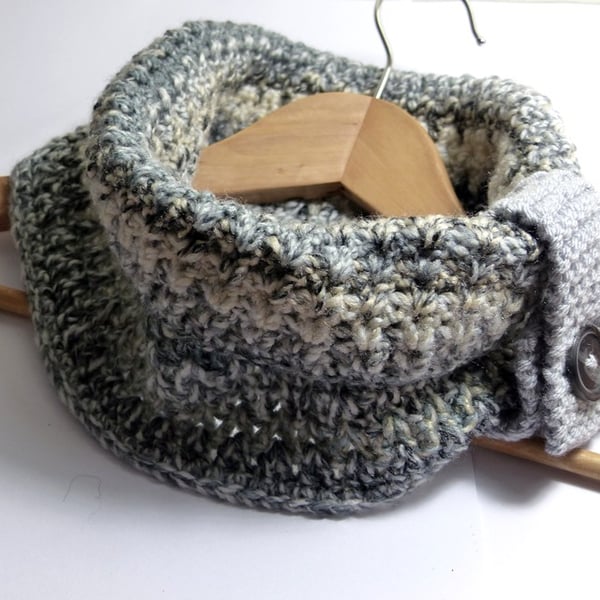 Crocheted Cowl