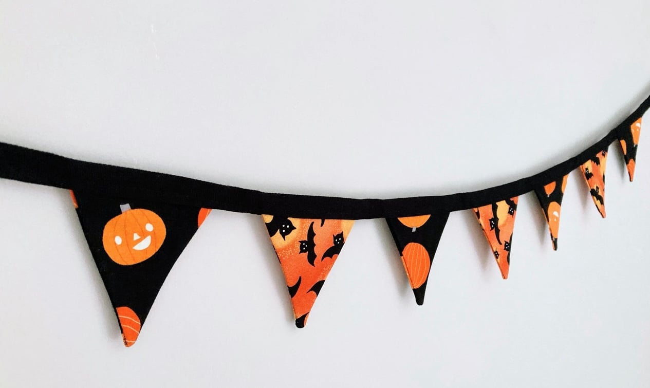 Halloween Mini Bunting: Pumpkins, Bats Cotton Fabric. Black, Orange.
