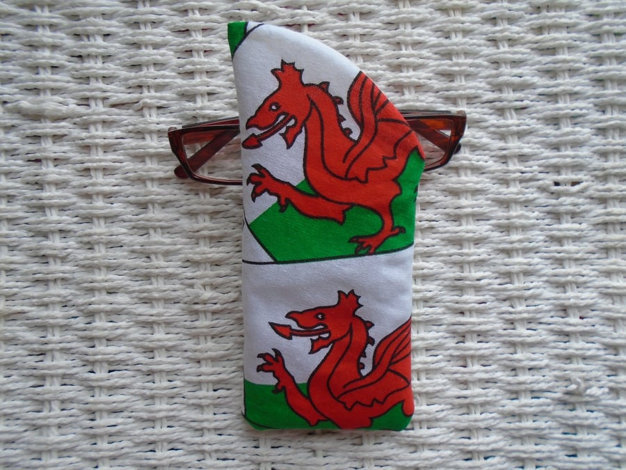 Cotton Welsh Flags Glasses Case.