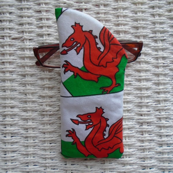Cotton Welsh Flags Glasses Case.