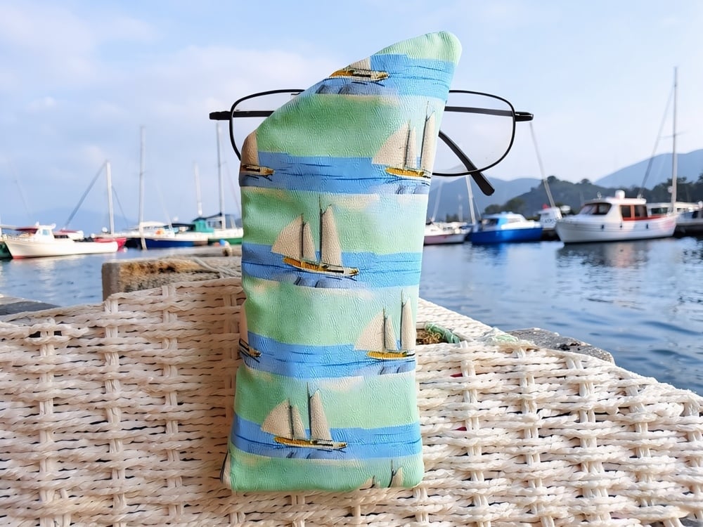 Sailing Boats Nautical Glasses Case Lined & Padded 