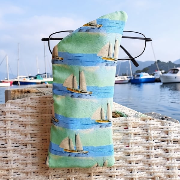 Sailing Boats Nautical Glasses Case Lined & Padded 