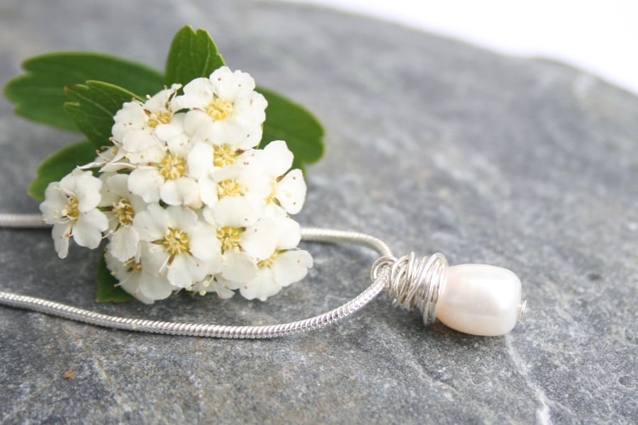 Single pearl and silver necklace, wedding jewellery, bridesmaid gift