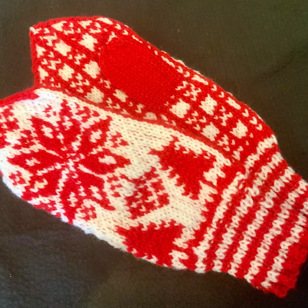 Hand Knitted Christmas Season Mittens Fir Tree & Star Design Female Medium Fit