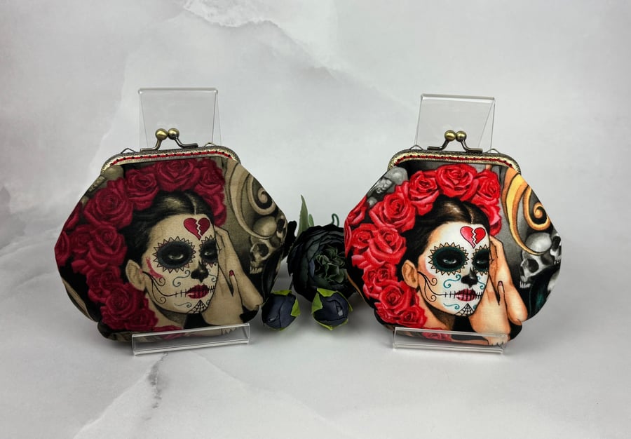Handmade day of the dead coin purse with 2 colour options plus optional chain
