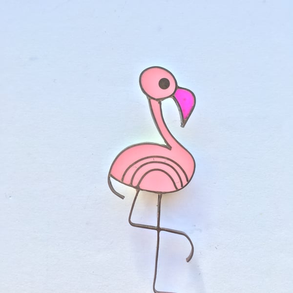 Pretty Flamingo. A handmade Flamingo brooch made with metal and resin. 
