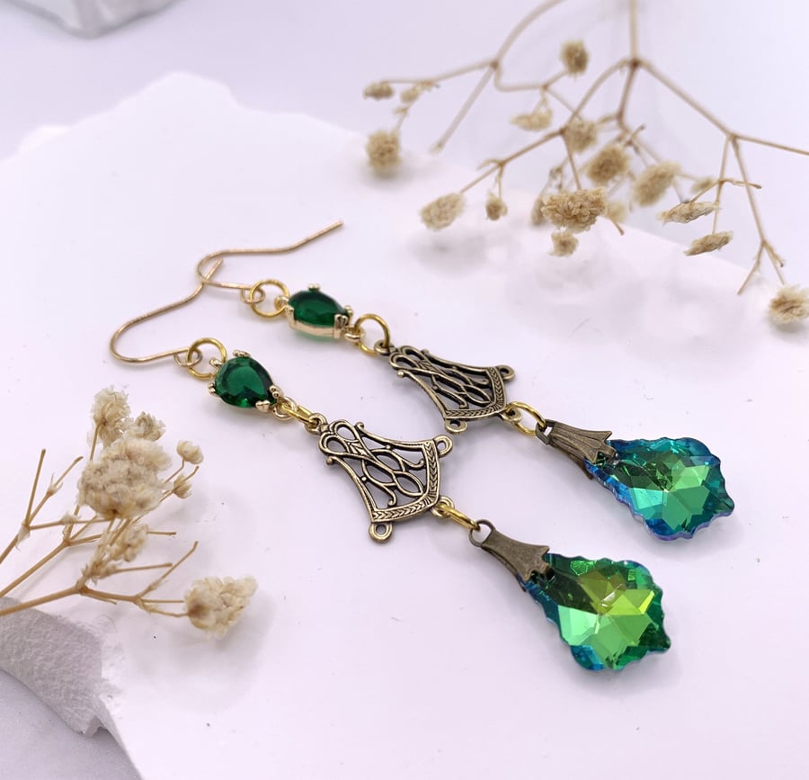 Vintage Style Antique Gold and Green Glass Crystal Drop Earrings