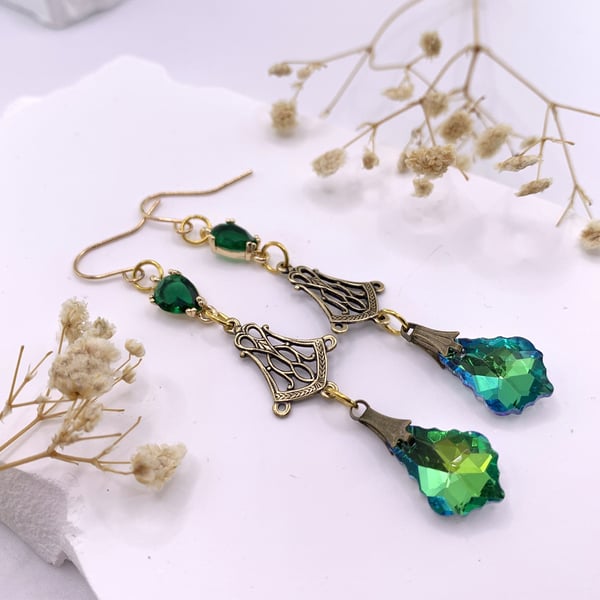 Vintage Style Antique Gold and Green Glass Crystal Drop Earrings