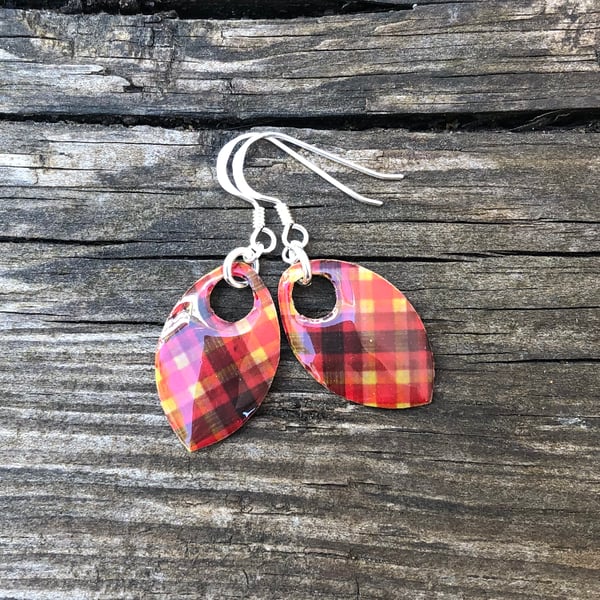 Tartan decoupage and enamel scale earrings. Sterling silver. 