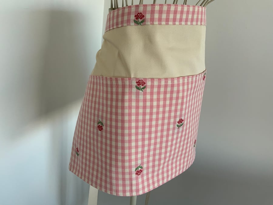 Half Apron, Teachers Apron, Vendors Apron, fully lined with extra long straps