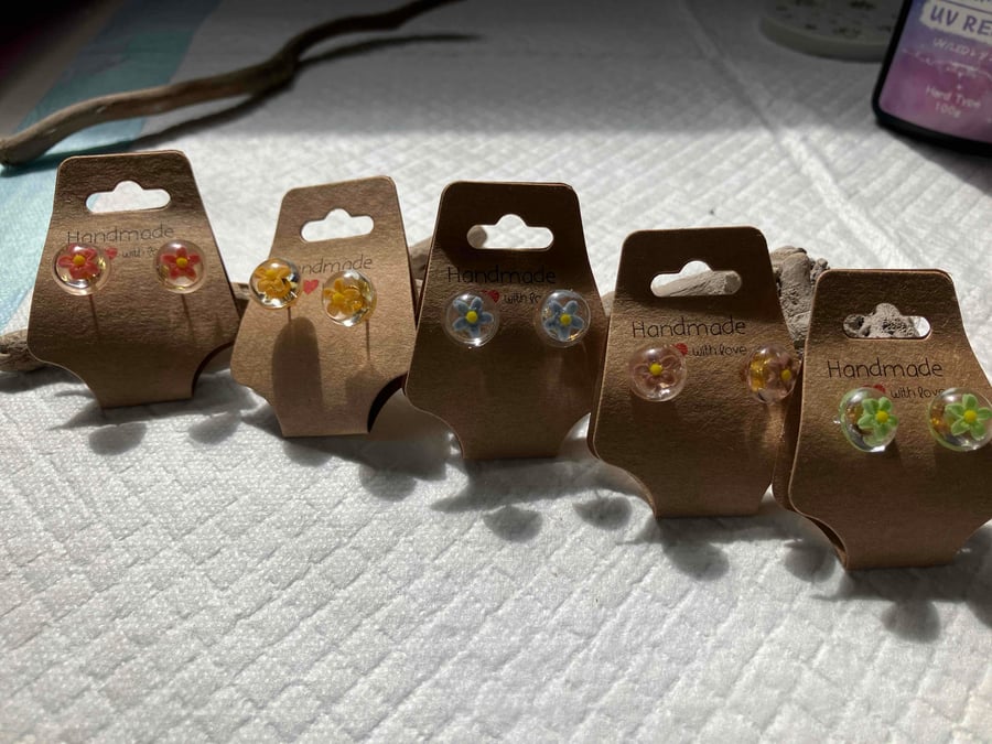 Resin flower earrings 