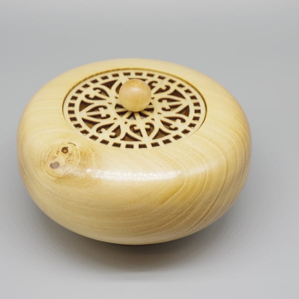 Handmade Wooden Potpourri, Lavender Bowl. European Acacia.