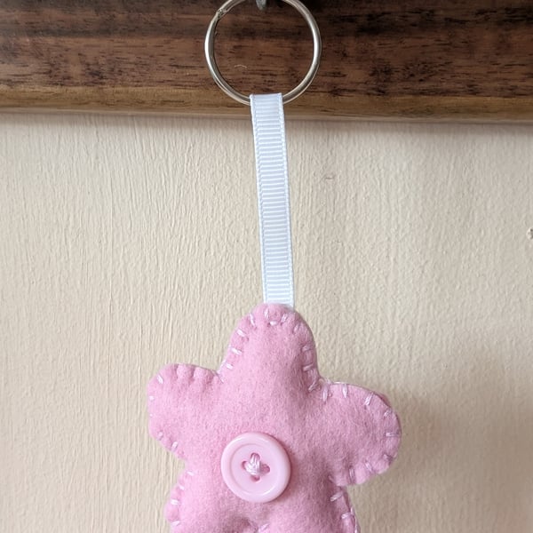 Handmade handsewn felt flower keyring - light pink