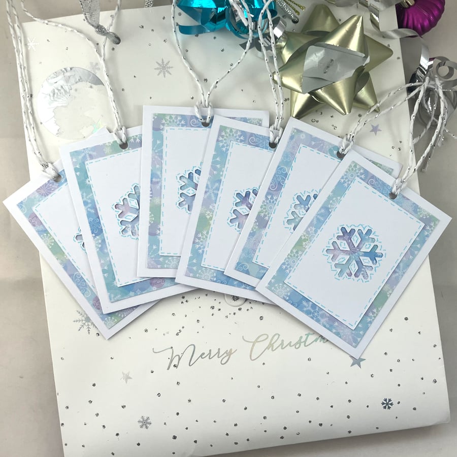 Pack of 6 Christmas gift tags - blue and white snowflakes