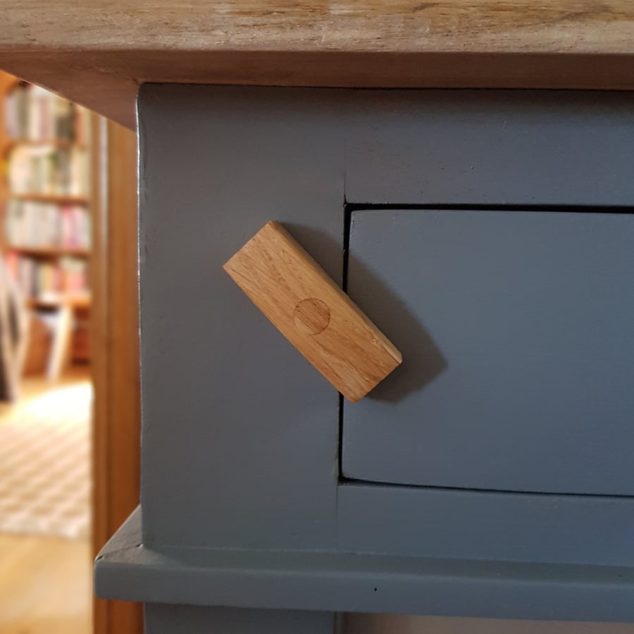 Oak Turn Button