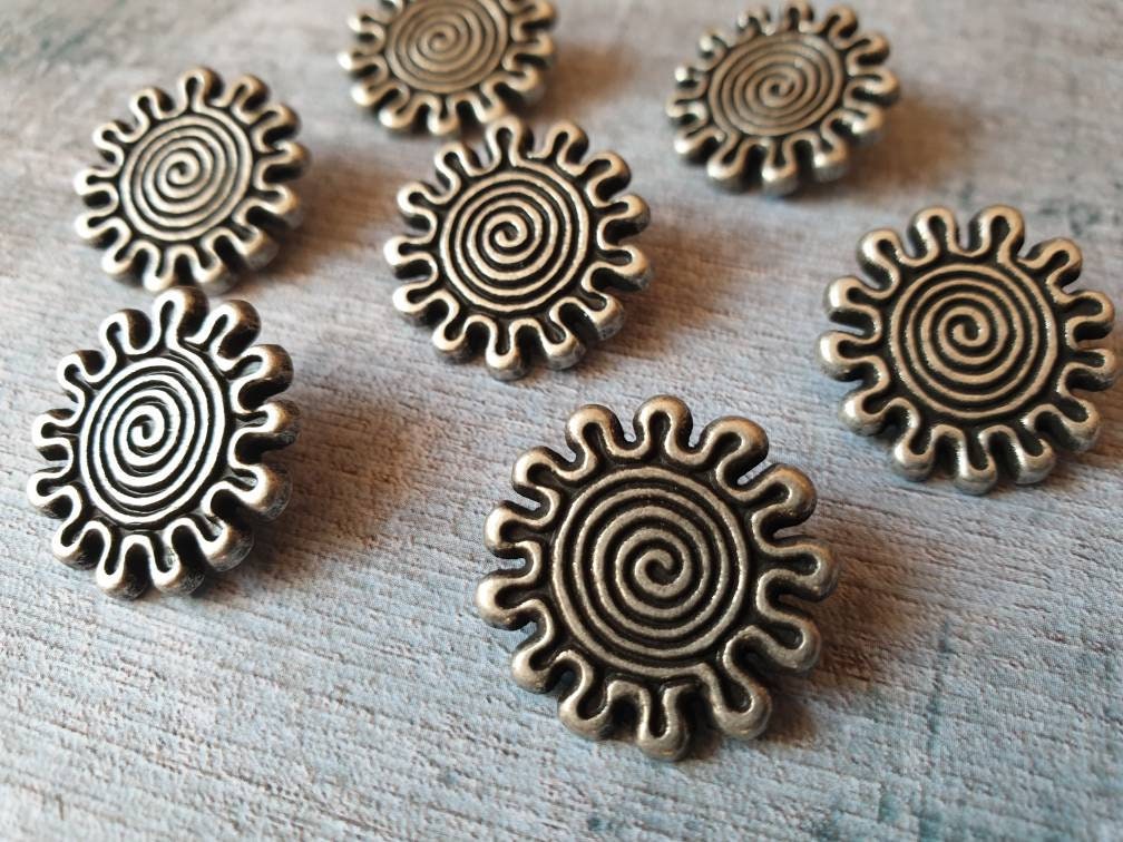 13 16" 20.3mm 32L Swirl buttons in Antique Silver