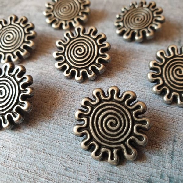 13 16" 20.3mm 32L Swirl buttons in Antique Silver