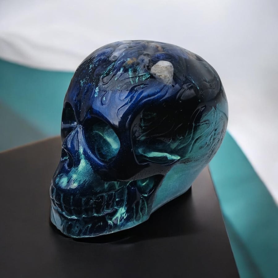 Lapis lazuli skull Guardian 