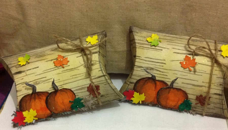 Thanksgiving Autumn Style Pumpkin and Maple Leaf Pillow Boxes Set of 8