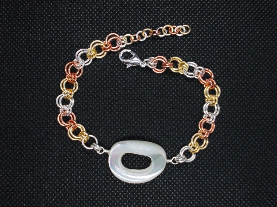 SALE - Shell oval chainmaille bracelet