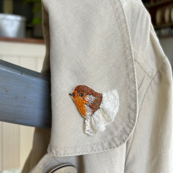 Robin Hand Embroidered Brooch, bird lovers brooch