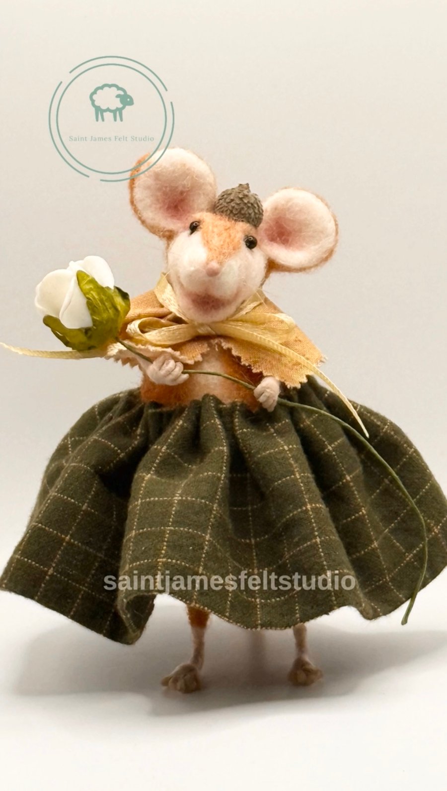 Needle Felted Mouse Holding Flower 